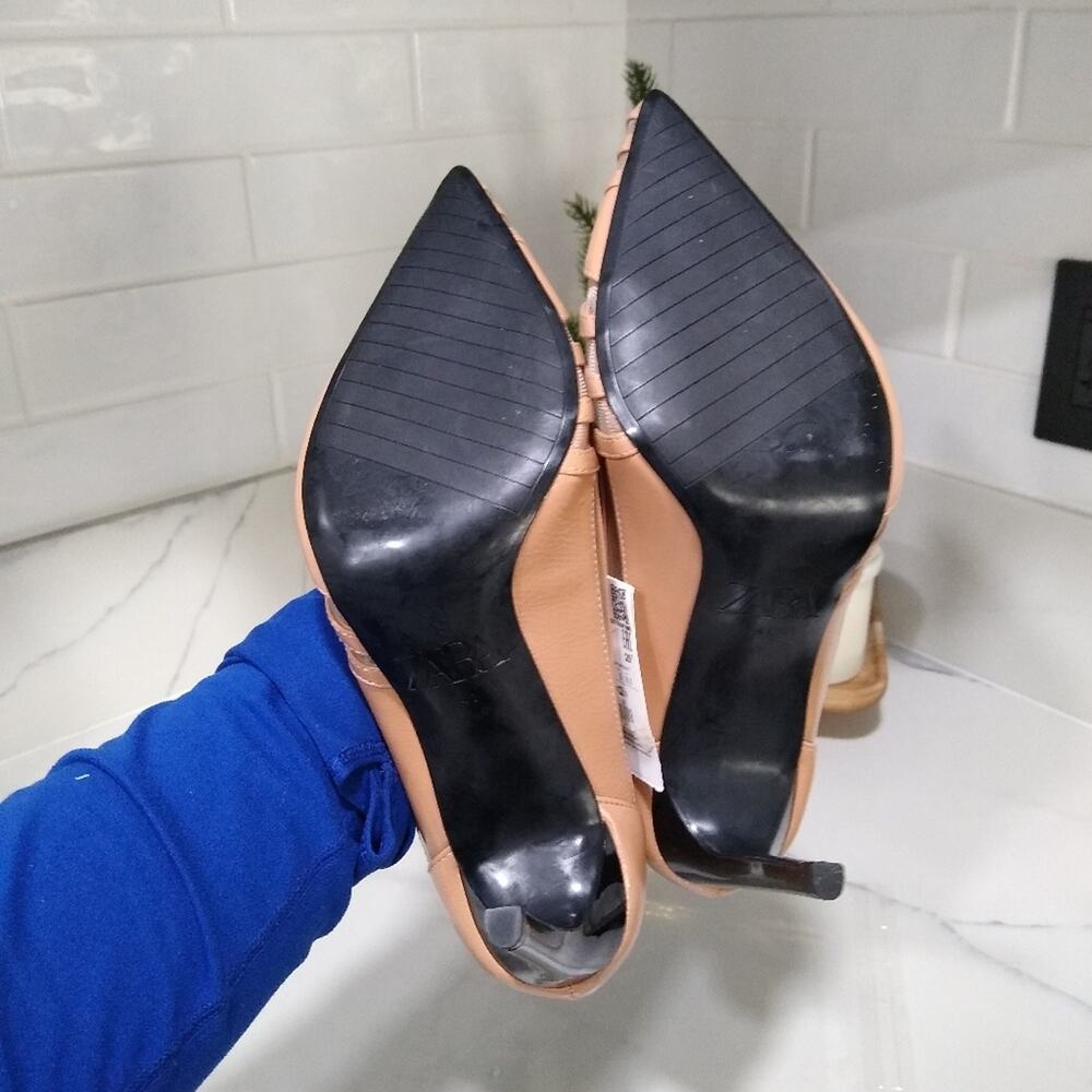 Zara Cream Tan Heels with Pointed Toe and Slim High Heel - Picture 8 of 11